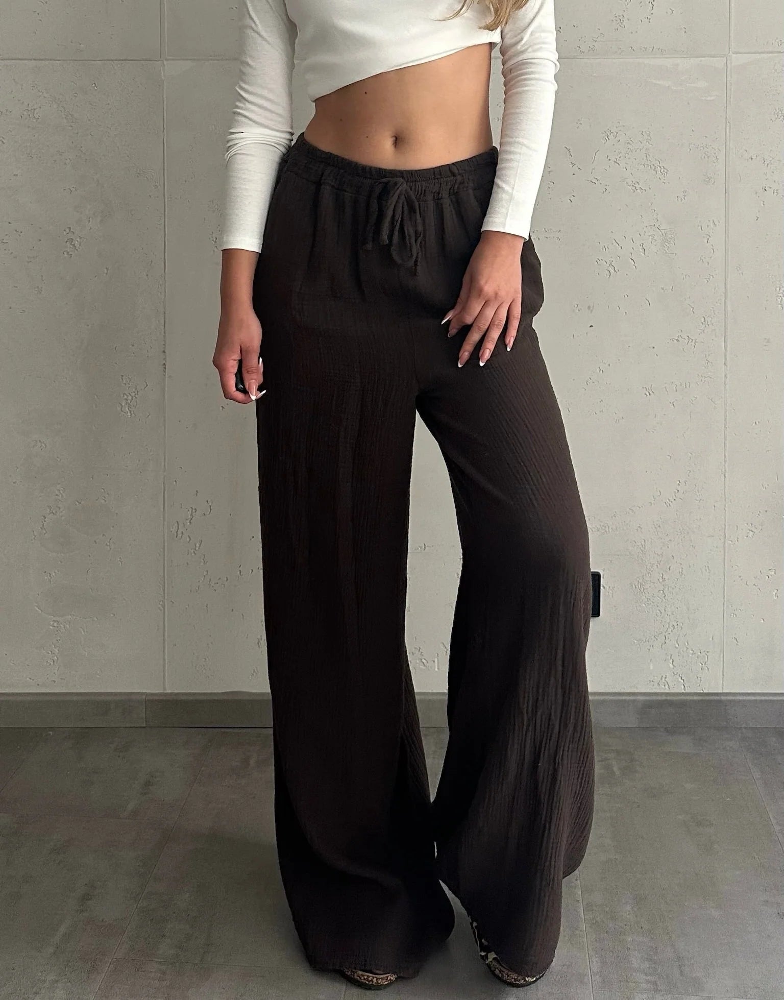 Unifarbene Musselinhose aus 100% Baumwolle