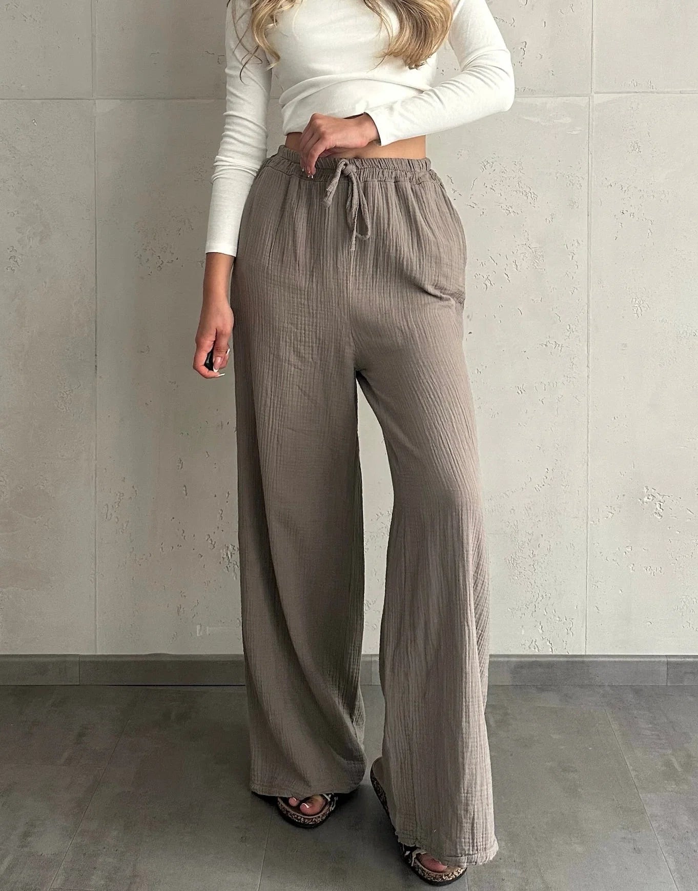 Unifarbene Musselinhose aus 100% Baumwolle